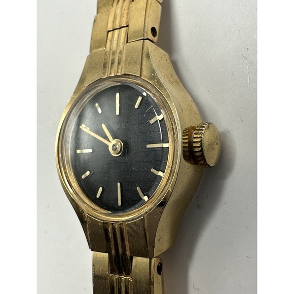 Vintage Timex 1982 Manual Wind Ladies Broken Clasp 18MM 7\